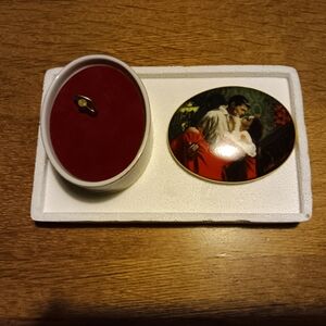 Scarlett and Rhett Music Box by William Chambers